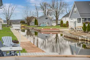 Cottage on Chautauqua Lake with dock 🐟 - Image 3