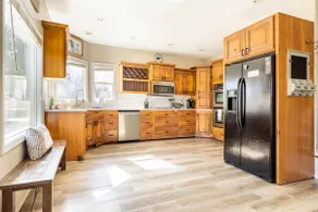 Majestic Meridian BnB - Spacious 4BR/2BA & Cinema - Image 4