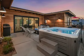 Mojave Ménage | Hot Tub · Pool · Bicycles · Views - Image 3
