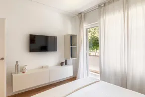 La Dolce Vita | Lakeside Elegance with Cooling AC - Image 5