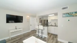 Siesta Key Village-Suite #4: A block to the Beach! - Image 4