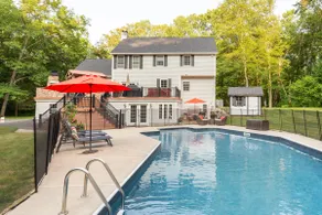 Garden Level Suite with Beautiful Pool - Image 5