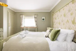 Luxurious Complex: 2 barns together edge of Frome - Image 3