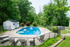 Private Retreat w/Pool, Hot Tub & Fire Pit, Perfect for Groups! - Image 2