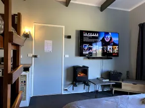 Cinema Studio #2 - 65” 8K TV - Pool & Bus Noise - Image 2