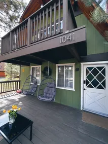 Hot Tub, Firepit, Dog Friendly, 2-min Walk to Hike - Image 4
