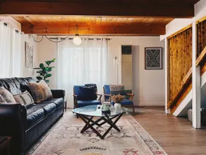 Hot Tub, Firepit, Dog Friendly, 2-min Walk to Hike - Image 2