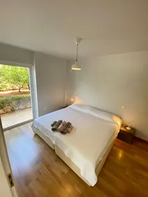 Close to the beach and popular neighborhoods - Image 3