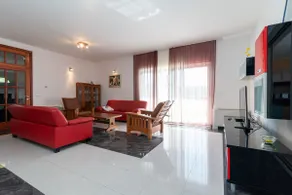 House Mitlo with 5 bedrooms and private pool - Image 3