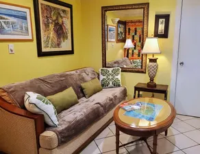 Colorful 1 BR loft ► 5 min to beach - Image 2