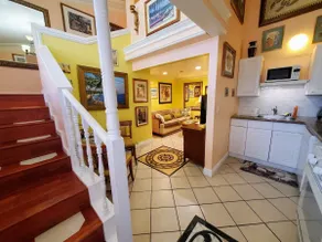 Colorful 1 BR loft ► 5 min to beach - Image 3
