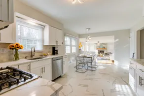 Sunset Point 4 Bedroom Home by D&R canal - Image 5