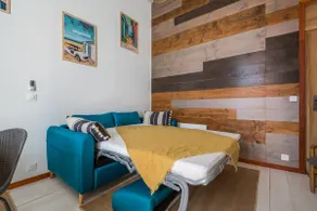 Hyper center, 50 m from the beach, Air conditioning and parking - Image 2