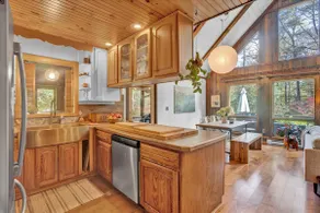 Mountain Chalet in Pocono Resort - Image 4