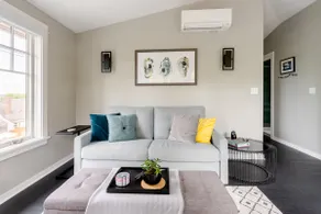 Light-filled one bedroom cottage with garage. - Image 4
