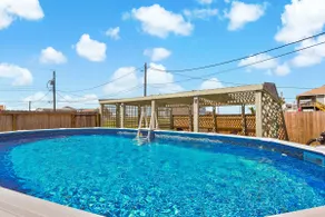 Pelican Paradise - Sparkling Private Pool - Image 2