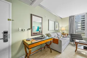 South of Fifth •GYM POOL & SPA•BEACHFRONT BUILDING - Image 2