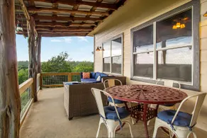 Boerne Mountain Retreat - Image 5