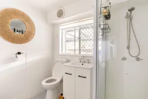 Renovated private self contained unit 12kms to CBD - Image 4