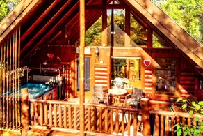 Spring Cozy Couple’s Cabin! Hot Tub, Comfy Bed - Image 4