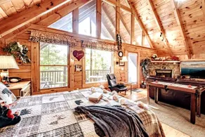 Spring Cozy Couple’s Cabin! Hot Tub, Comfy Bed - Image 3
