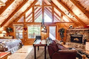Spring Cozy Couple’s Cabin! Hot Tub, Comfy Bed - Image 5