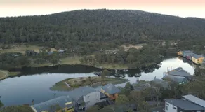 PISTE LUXURY CHALET - THE PETITE - Oaks Lake Crackenback Resort - Image 2