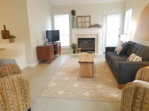 Renovated 3BR/2 BA Home in Summerville SC, Large Kitchen, Fenced In BackYard - Image 2