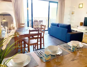 Stunning Seaview - Perfectly Located 2 Bedroom Apt - Image 3