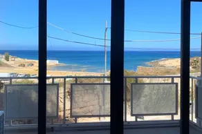 Stunning Seaview - Perfectly Located 2 Bedroom Apt - Image 2