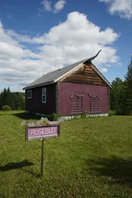 Rugged cabin on 40 acres near Riding Mountain NP - Image 2