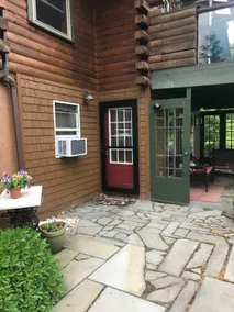 Cozy country charm close to Cornell and IC - Image 2