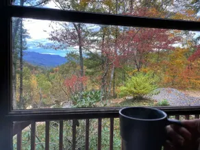 Blueberry Hill Cabin in the Smokies - Image 3