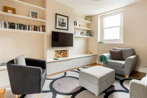2 floors of stylish living in a historic building - Image 5