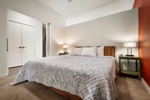 Luxe Poolside Condo | King Bed - Image 2