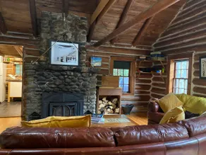 Jackson Swimmers Retreat | Cozy Log Cabin Escape - Image 4