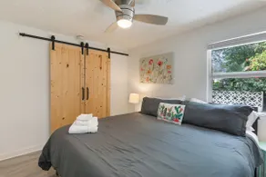 Florida Oasis APT King Bed with smart tv - Image 4