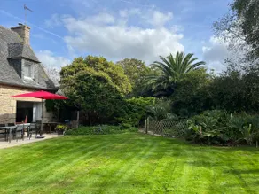 Renovated family home with enclosed garden - Image 2