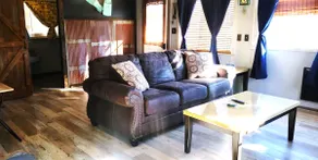 ”Lake House” themed cabin. Remodeled 2021! - Image 2