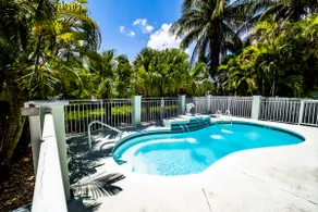 *Newly Renovated Single Family Home w/Private Pool - Image 3