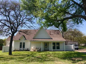 Lap Pool, 1+ Acre, 4 Bedroom Oasis in S. Austin - Image 2