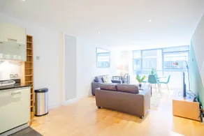 MySquare One Bed Serviced Apt in Farringdon - Image 3