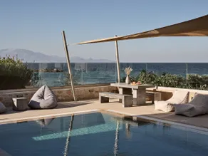 Sea Side LaLune Villa, with Heated Pool & Spa Whirlpool - Image 4