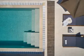 Sea Side LaLune Villa, with Heated Pool & Spa Whirlpool - Image 2