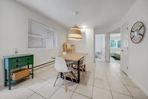 Rockaway Surf Shack, 3 bedroom w/private entrance - Image 2