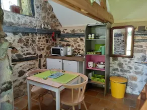 Authentic Papillon-Dordogne Gîte (Périgord, 2p) - Image 4