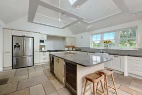 Grande maison conviviale et familiale avec piscine privée, jardin et jacuzzi - Image 5