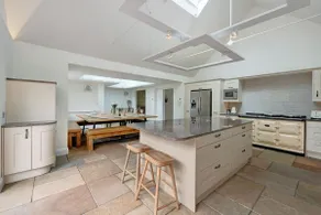 Grande maison conviviale et familiale avec piscine privée, jardin et jacuzzi - Image 4