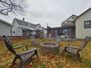 Historic blocks to Downtown/Beach w/fire pit & air - Image 3