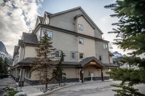 1 Bed Condo in Parkland Plaza with Pool/hot tub - Image 2
